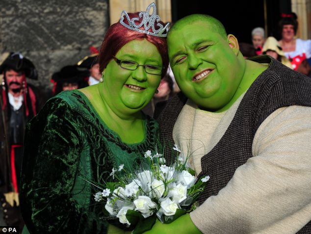 Свадьба зелёных бегемотиков