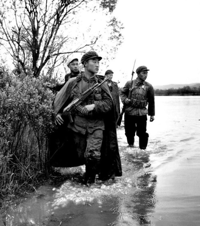 Лица, события, эпохи: редкие исторические фотографии, которые перенесут вас в другое время