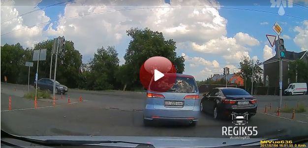 Как торопыжка с хитрожопиком перекрёсток проезжали...