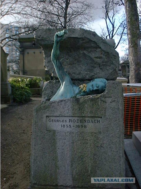 Красивые надгробия и Странные памятники
