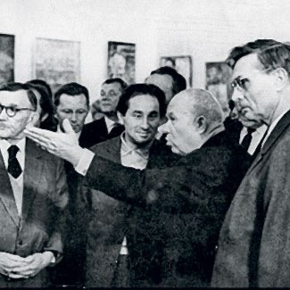 На набережной Карповки тайно открыли скульптуру «Печальный ангел» в память о погибших от коронавируса врачах