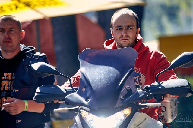 Женщина,перебегавшая МКАД,погибла в дтп с мотоциклом