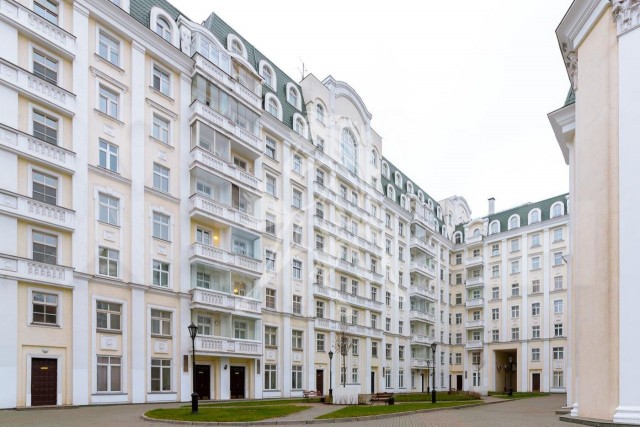 Жизнь обычного московского фараона на 184 квадратных метрах "пирамид"