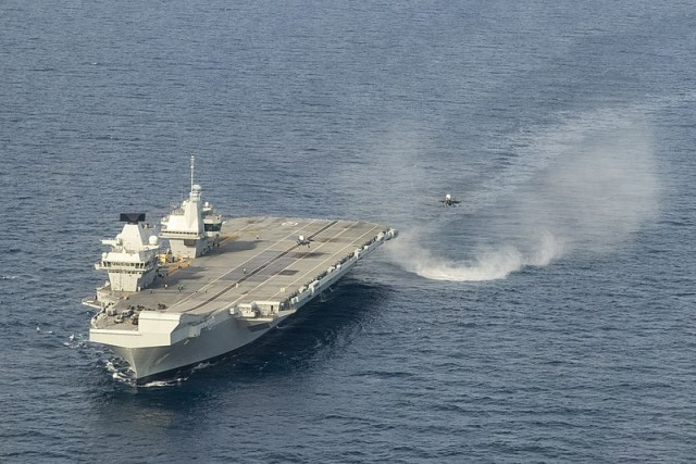 Королевский флот Великобритании проигнорировал протест КНР и вошёл в оспариваемые воды