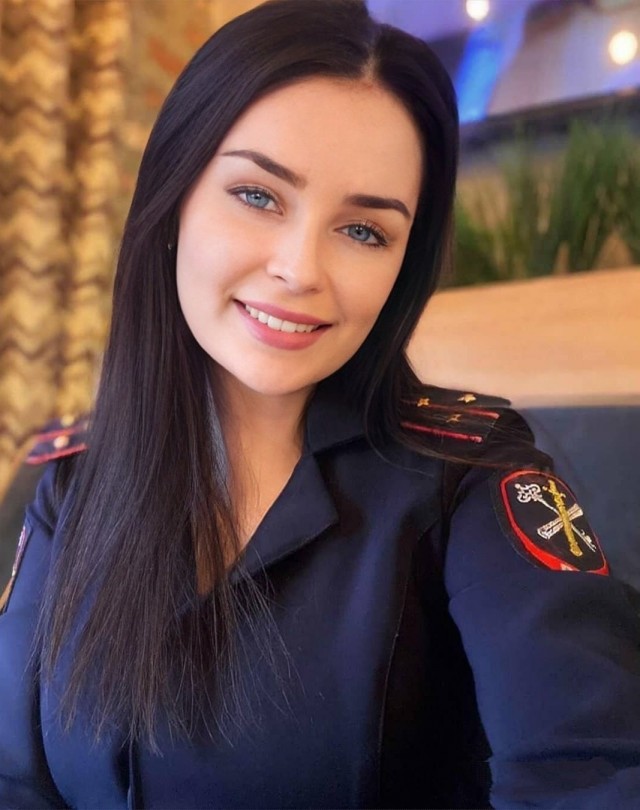 Девушки в униформе