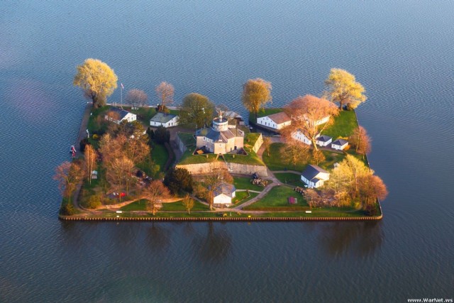 Остров Вильгельмштейн (Wilhelmstein Island)