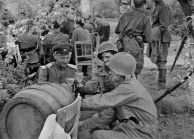 Фотографии второй мировой, многие цветные (фото)