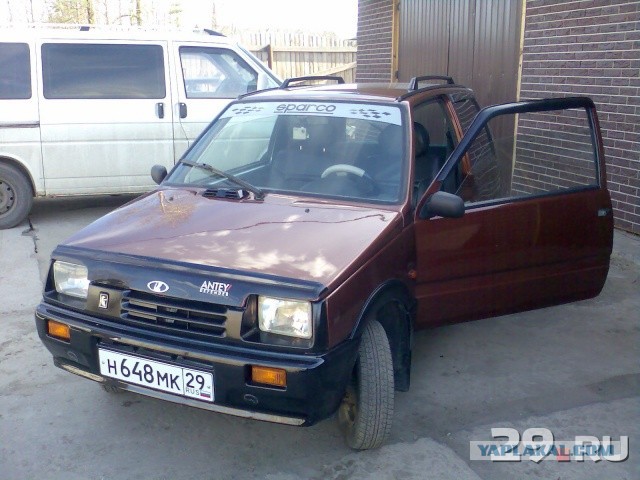 Парень продает Оку