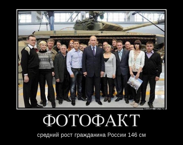 Членам штаба Навального в Томске запенили двери и повредили автомобили