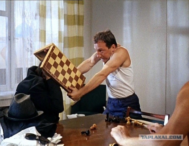 Малоизвестного американского шахматиста, который обыграл Магнуса Карлсена, обвиняют в жульничестве с анальным передатчиком