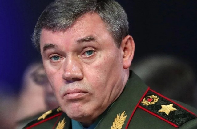 Я такое пропустил. Оказывается, в Венесуэле на момент операции США советником был генерал Макаревич
