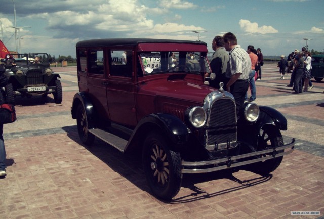 Выставка ретро автомобилей