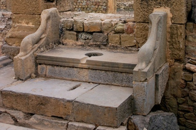 Древнеримский туалет. Скабрезные рисунки