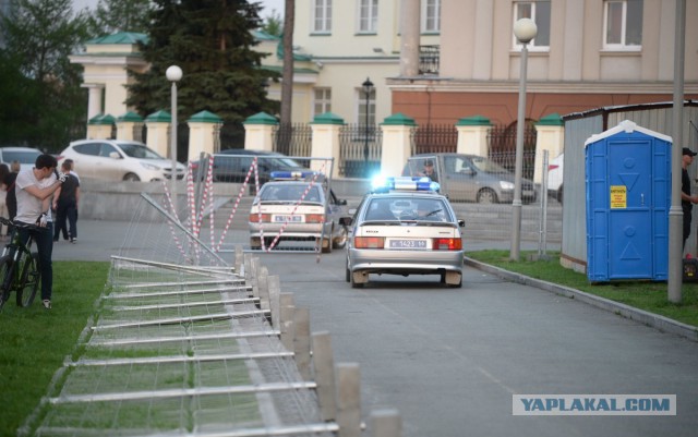 Академия единоборств разгоняла и избивала по заказу РПЦ мирных жителей Екатеринбурга
