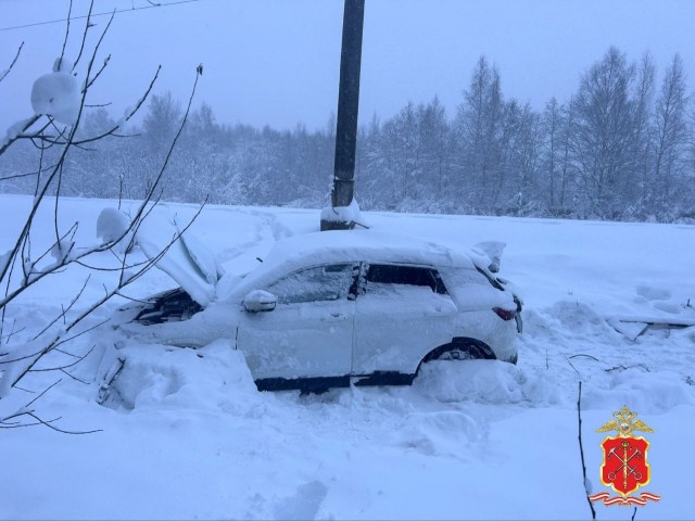 Таксист бросил умирающую пассажирку в протараненном поездом авто в Ленинградской области