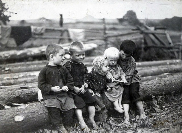Российская империя в фотографиях. Детство.