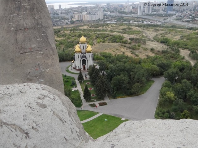 "Родина-Мать зовет!": взгляд изнутри