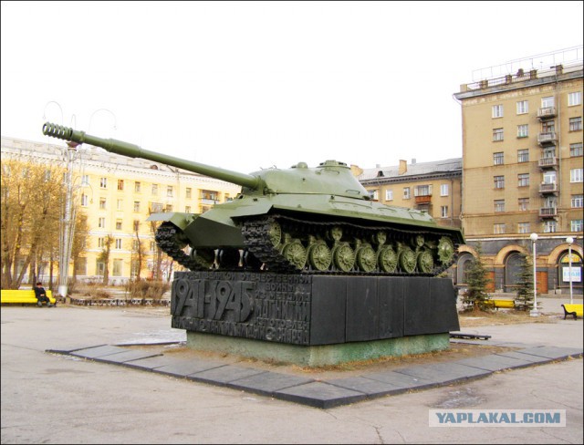 Танки из Невы