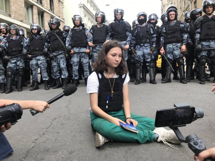 Что показывало российское телевидение, пока в Москве задерживали митингующих