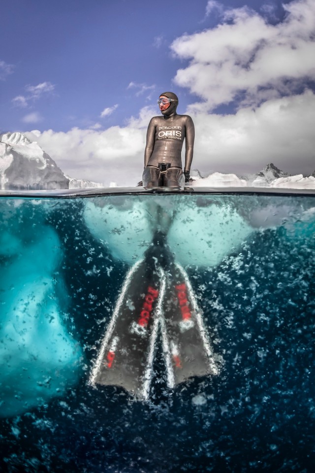 Дайверы поплавали под глыбами льда в Гренландии в 27-градусный мороз
