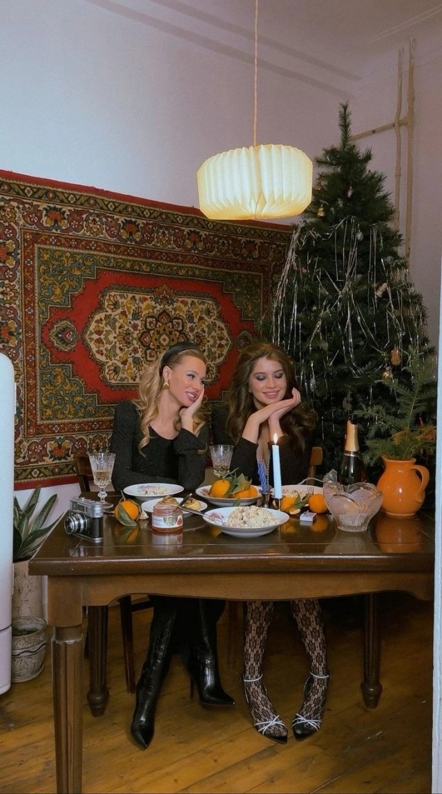 Девчата из 90-х и 2000-х (03.12.2024)