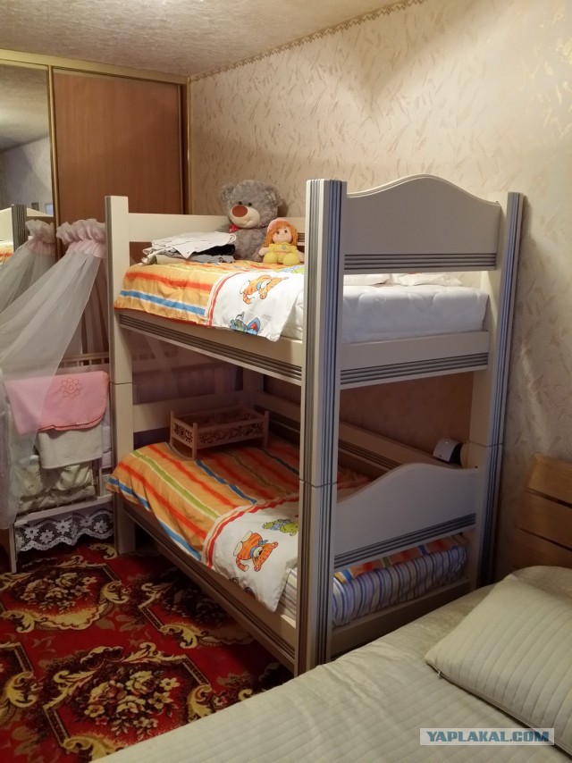 Двухъярусная кровать в детскую 2.