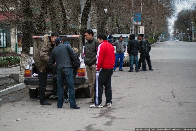 Первый день после революции. Бишкек 2010.