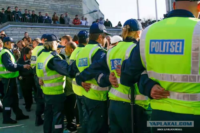 Свидетель протестов против переноса памятника советским воинам вспоминает те дни