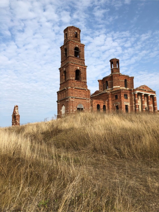 Где находится самая загадочная церковь-заброшка