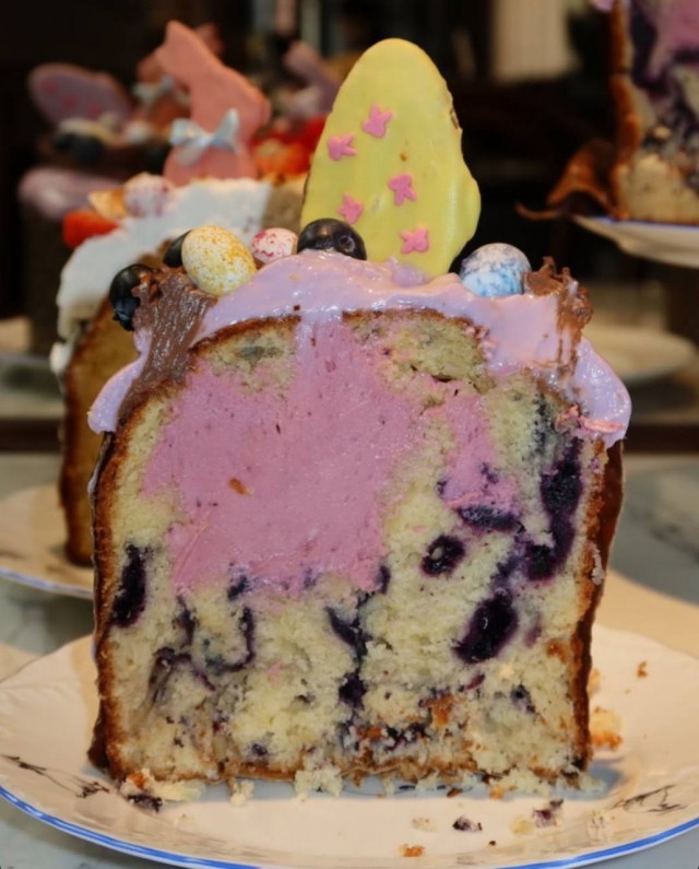 «Мы всё дальше от Бога»: россияне попросили сделать ГОСТ на куличи, испугавшись их версий с «дубайской» и сырной начинкой