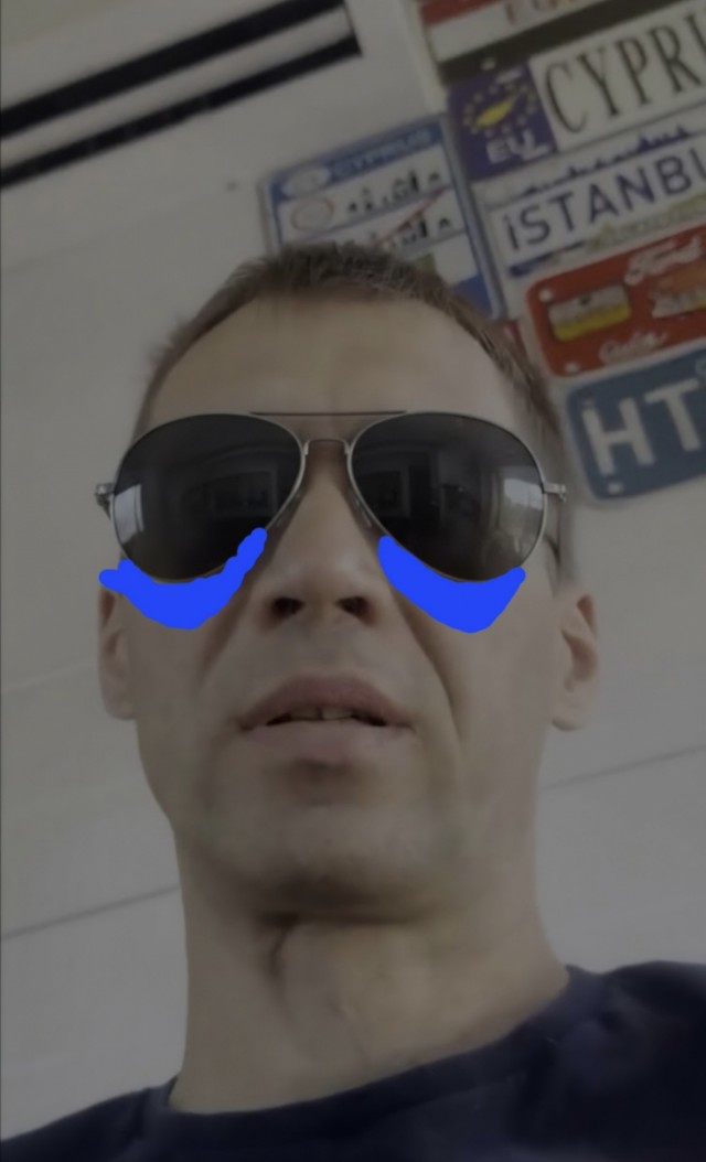 "Прошу парней не оскорблять"