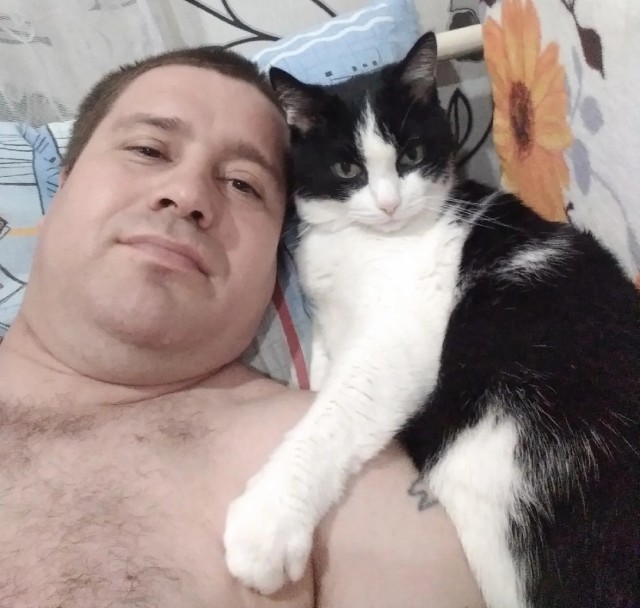 А как вы спите с котиком?