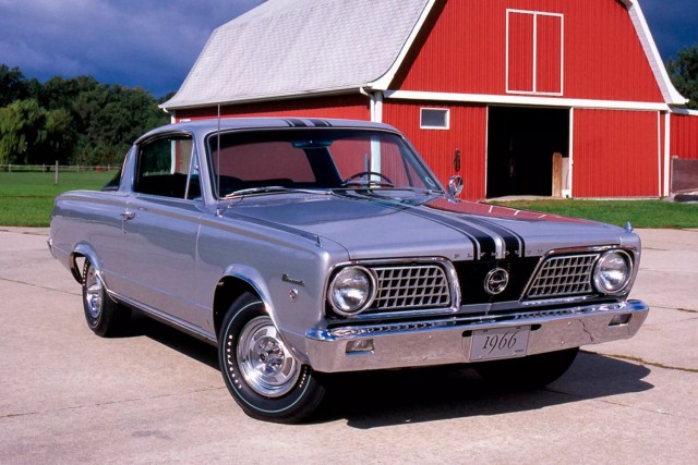 60 лет Plymouth Barracuda