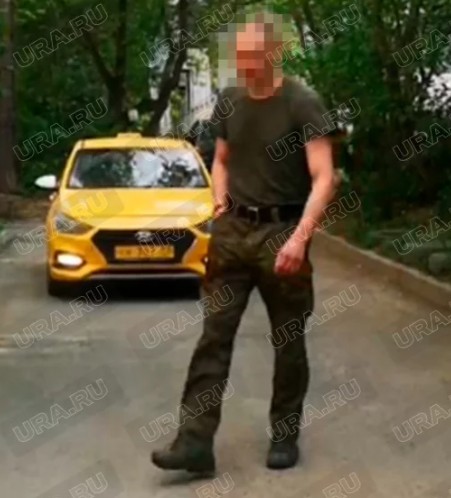 В Екатеринбурге участник СВО напал с молотком на пенсионера