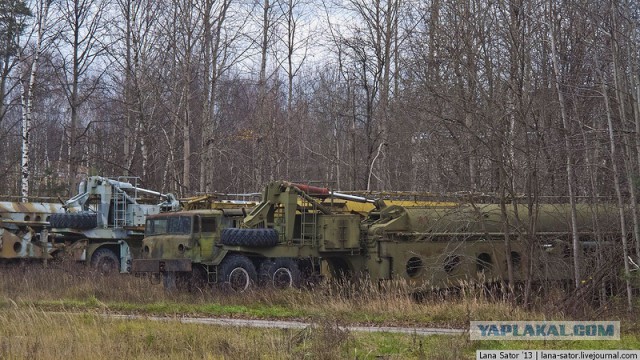 Вечный ремонт. Заброшенная военная техника.