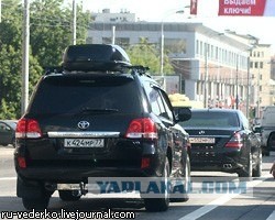 VIP-кортеж сбил четырех гастарбайтеров