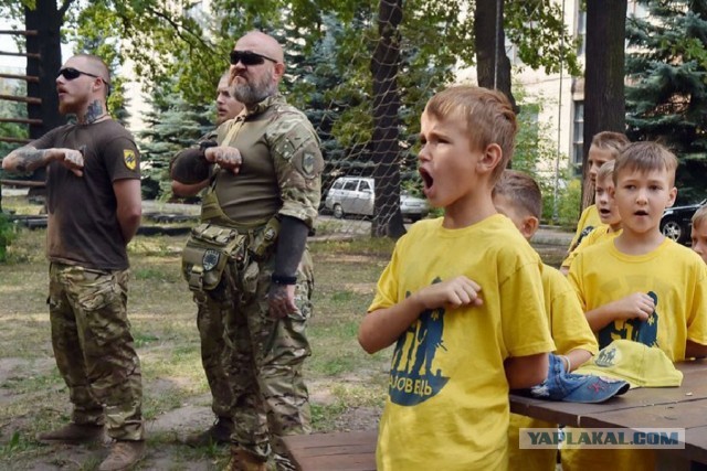 В Краснодарском крае боец ЧВК "Вагнера" посетил школьный урок в качестве почётного гостя
