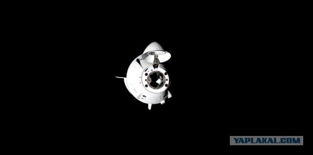 Космический корабль Crew Dragon с российским космонавтом Кириллом Песковым на борту пристыковался к МКС