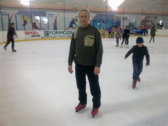 Учимся кататься на коньках