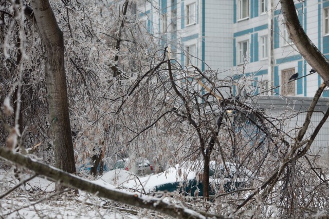 Лед на улицах Москвы