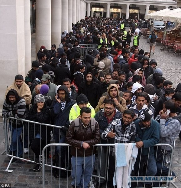 Очередь в Лондоне за Iphone 5