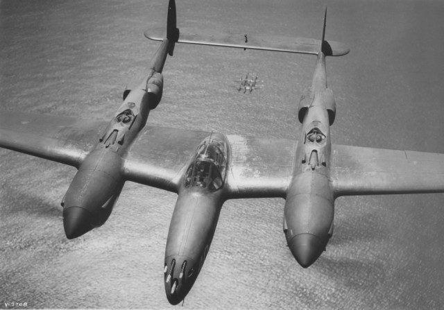 Многоцелевой истребитель P-38 «Lightning»