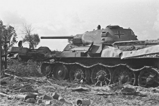 Трофейные советские танки в Вермахте.