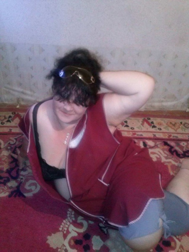 Давай я тебя ещё вот в этой позе сфоткаю