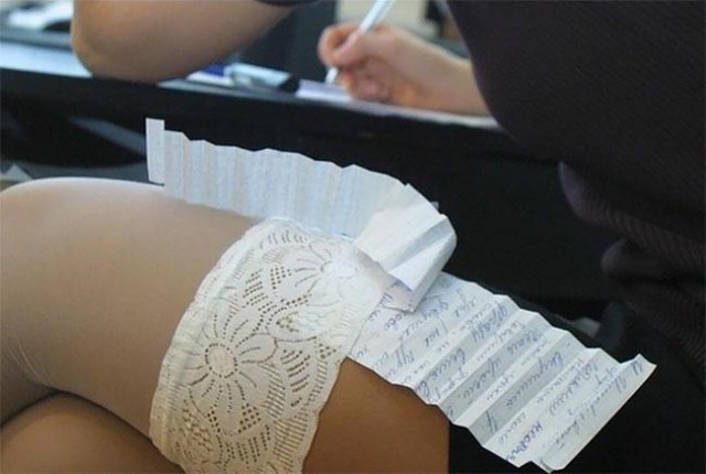 Девушки-студентки всегда готовы к экзаменам!