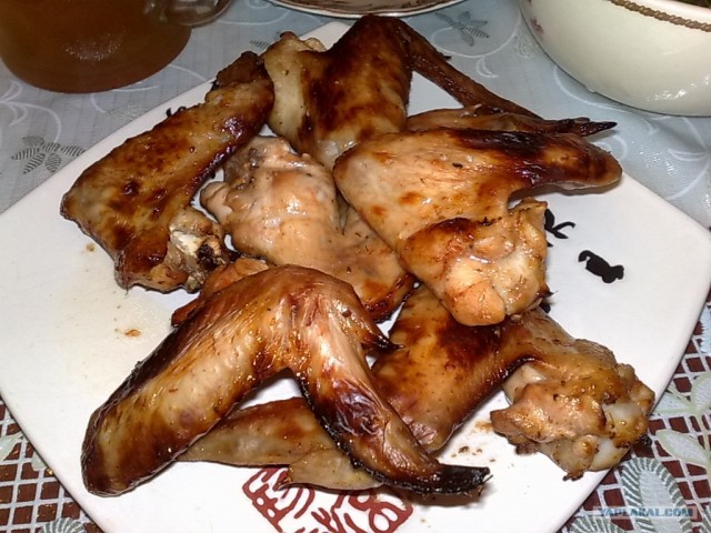 Ноги, хвосты… главное – крылья!, Кура-International–2, куриные крылья