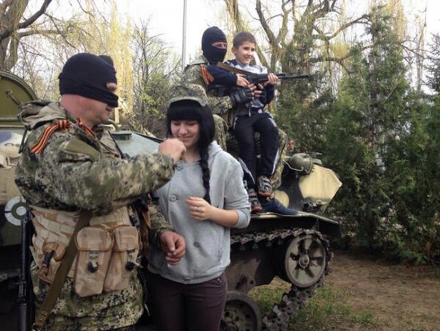 На окраине Славянска началась перестрелка