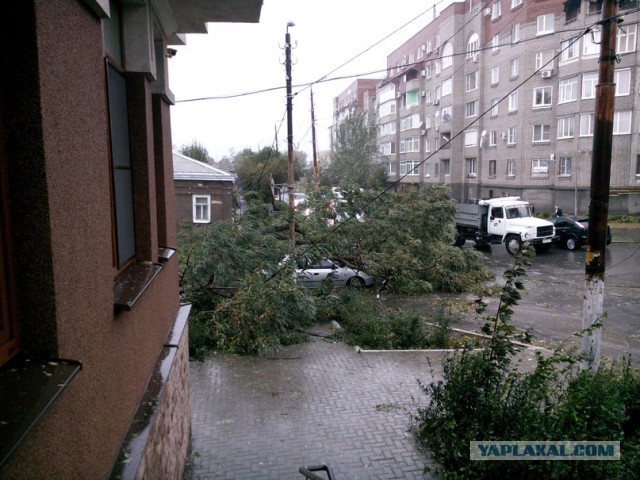 В Ростовской области бушует ураган