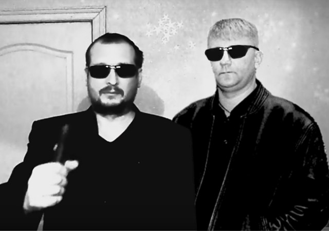 Друзья! Послушайте мою мелодию, я там не пою, за меня поет гитара...(Пашкетт)