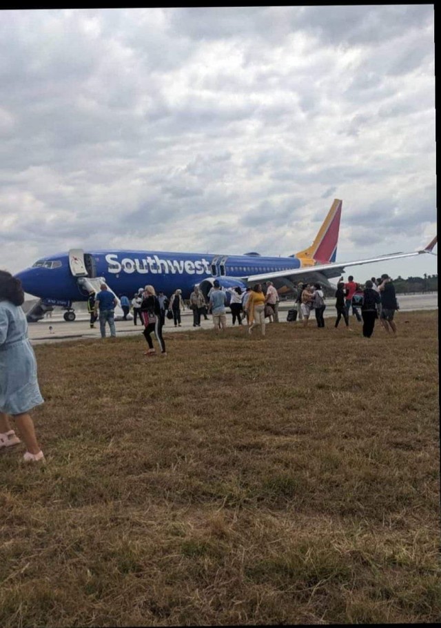 Boeing из США экстренно сел на Кубе